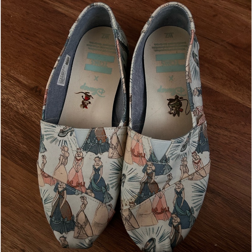 TOMS Cinderella slide ons